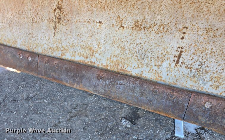 image for item DO7772 1997 International 4900 dump truck