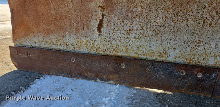 image for item DO7772 1997 International 4900 dump truck