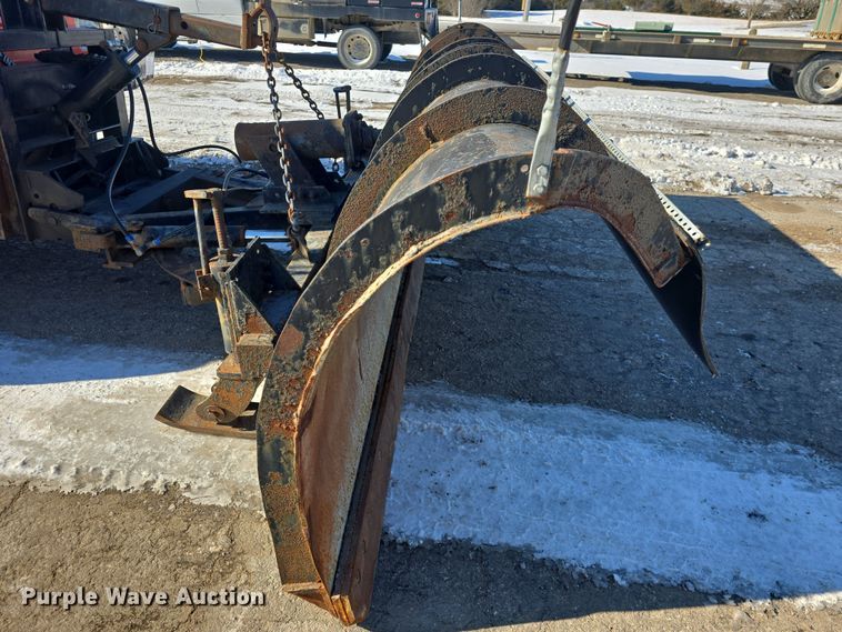 image for item DO7772 1997 International 4900 dump truck