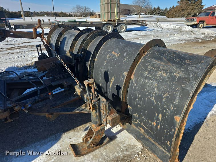 image for item DO7772 1997 International 4900 dump truck