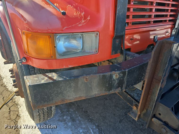 image for item DO7772 1997 International 4900 dump truck