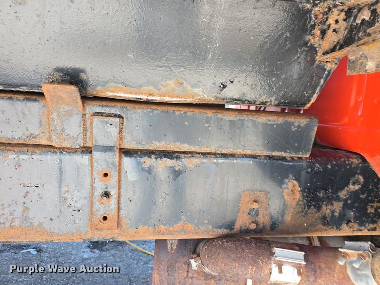 image for item DO7772 1997 International 4900 dump truck