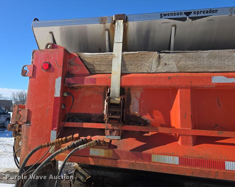 image for item DO7772 1997 International 4900 dump truck