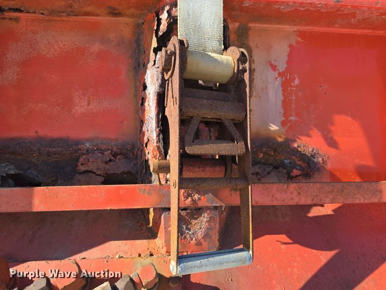 image for item DO7772 1997 International 4900 dump truck