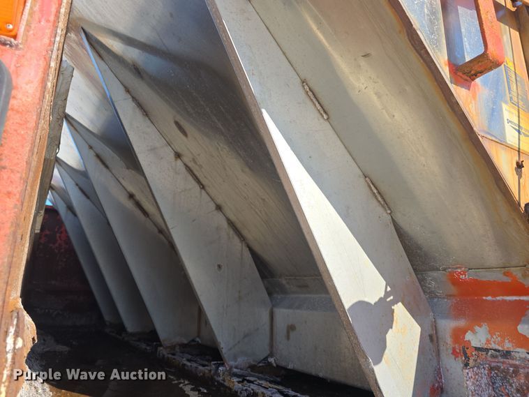 image for item DO7772 1997 International 4900 dump truck