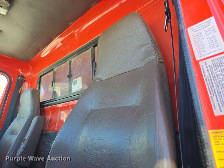 image for item DO7772 1997 International 4900 dump truck