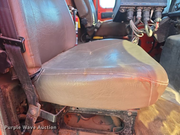 image for item DO7772 1997 International 4900 dump truck