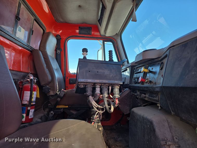 image for item DO7772 1997 International 4900 dump truck