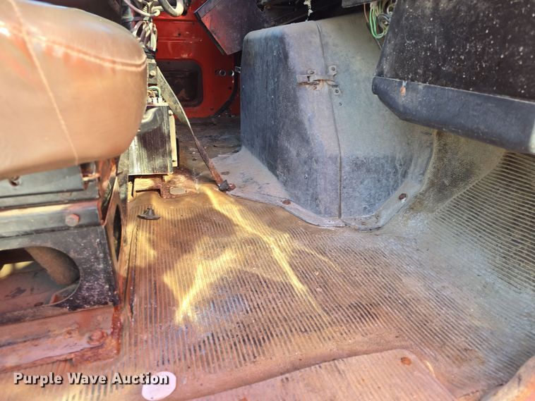 image for item DO7772 1997 International 4900 dump truck