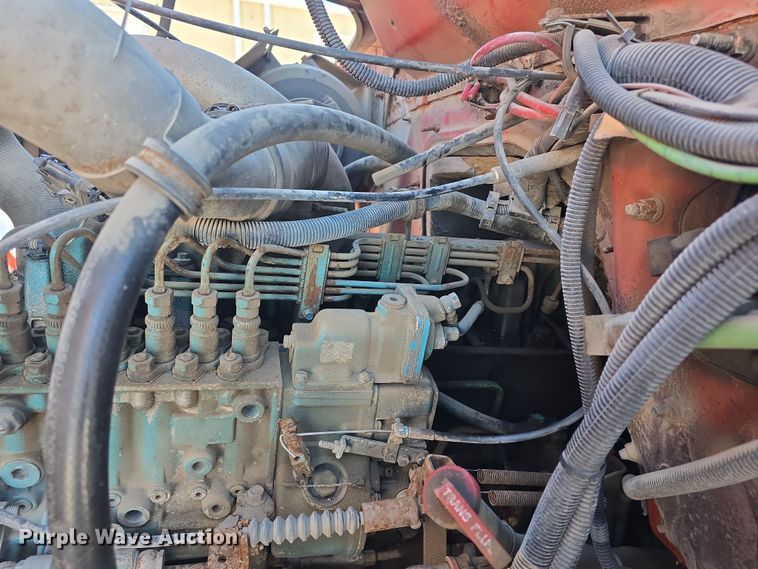 image for item DO7772 1997 International 4900 dump truck