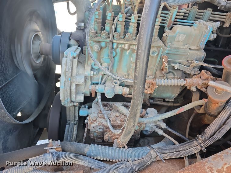 image for item DO7772 1997 International 4900 dump truck