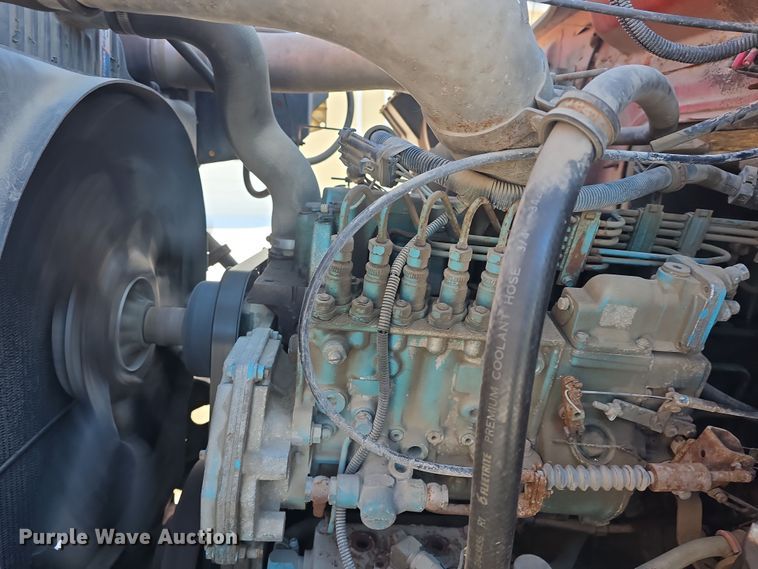 image for item DO7772 1997 International 4900 dump truck