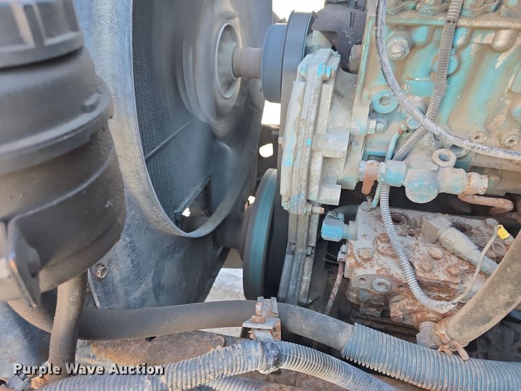 image for item DO7772 1997 International 4900 dump truck