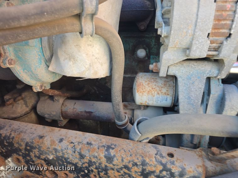 image for item DO7772 1997 International 4900 dump truck