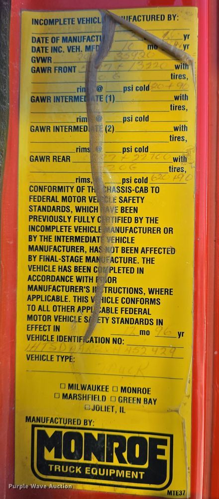 image for item DO7772 1997 International 4900 dump truck