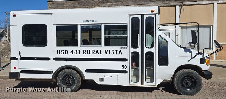 image for item DO7775 1998 Ford E350 school bus