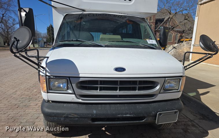 image for item DO7775 1998 Ford E350 school bus