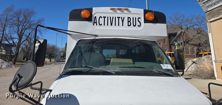 image for item DO7775 1998 Ford E350 school bus