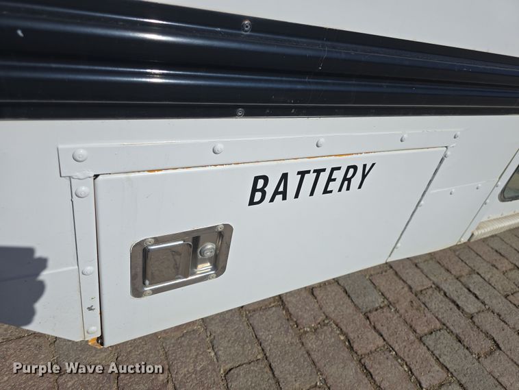 image for item DO7775 1998 Ford E350 school bus