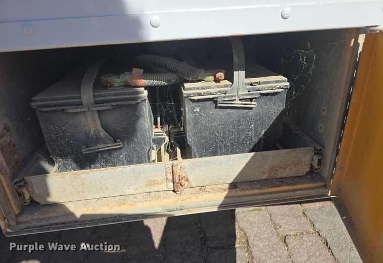 image for item DO7775 1998 Ford E350 school bus