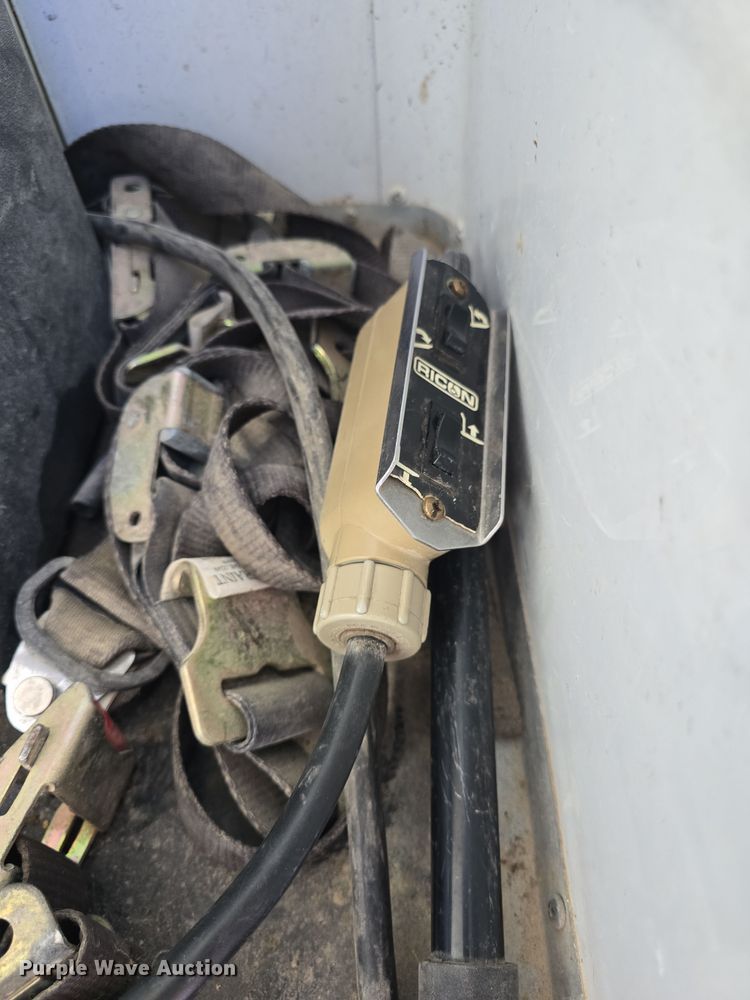 image for item DO7775 1998 Ford E350 school bus