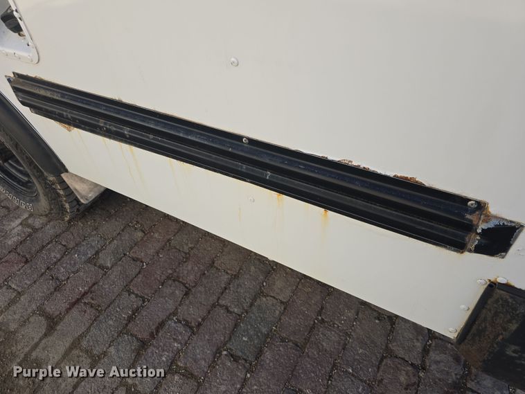 image for item DO7775 1998 Ford E350 school bus