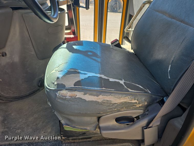 image for item DO7775 1998 Ford E350 school bus