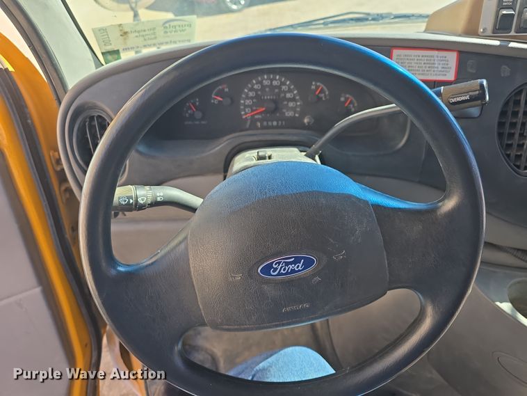 image for item DO7775 1998 Ford E350 school bus