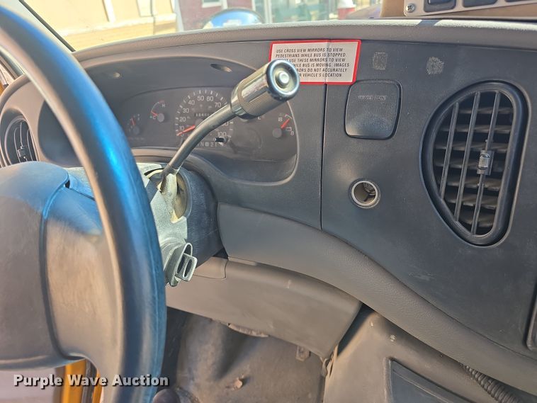 image for item DO7775 1998 Ford E350 school bus