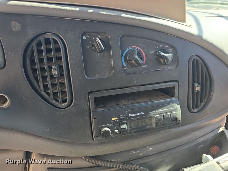 image for item DO7775 1998 Ford E350 school bus