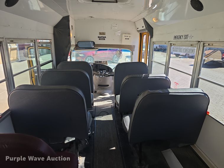 image for item DO7775 1998 Ford E350 school bus