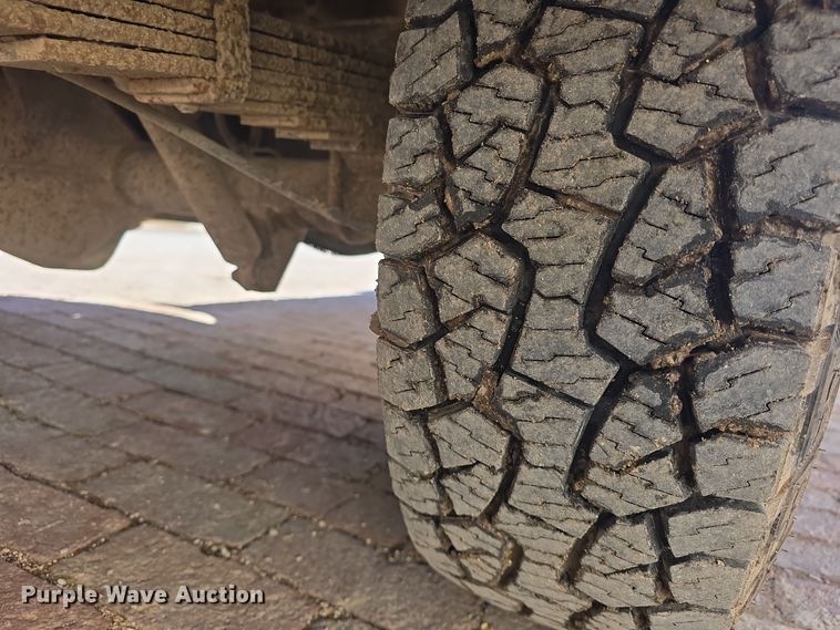 image for item DO7775 1998 Ford E350 school bus