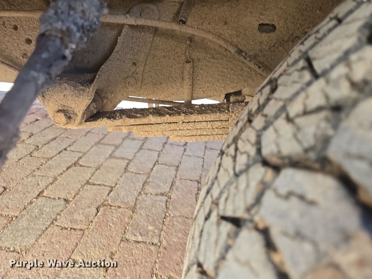 image for item DO7775 1998 Ford E350 school bus