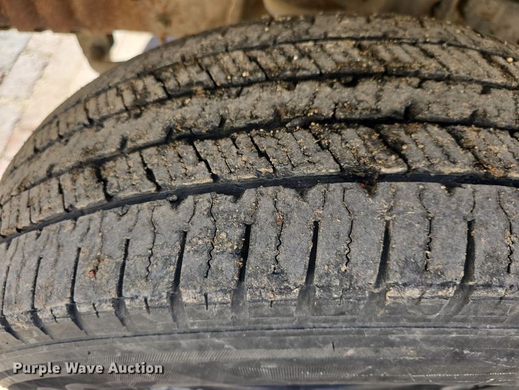 image for item DO7775 1998 Ford E350 school bus