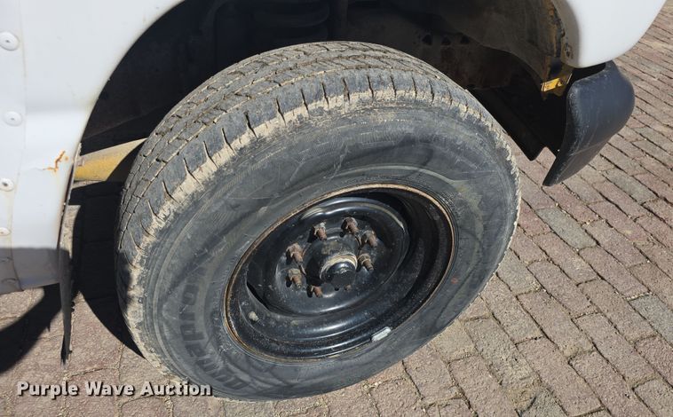 image for item DO7775 1998 Ford E350 school bus