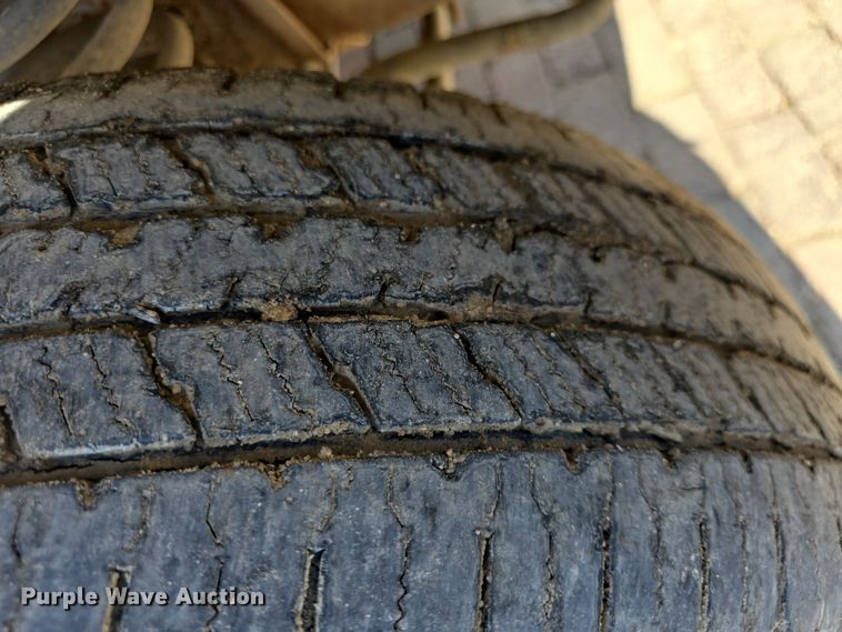 image for item DO7775 1998 Ford E350 school bus