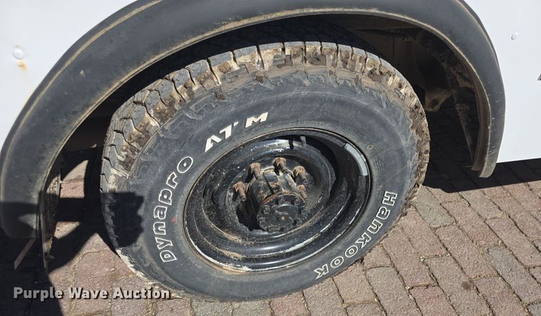 image for item DO7775 1998 Ford E350 school bus