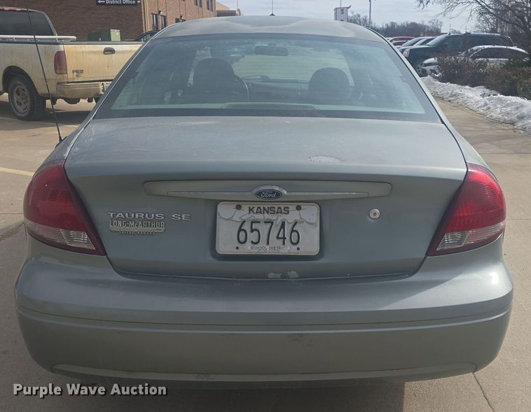 image for item DO7793 2005 Ford Taurus 