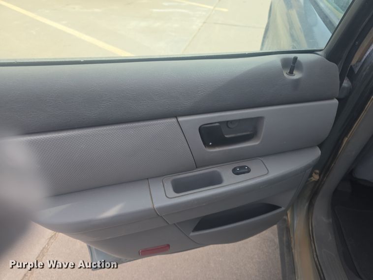 image for item DO7793 2005 Ford Taurus 