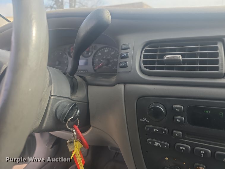 image for item DO7793 2005 Ford Taurus 