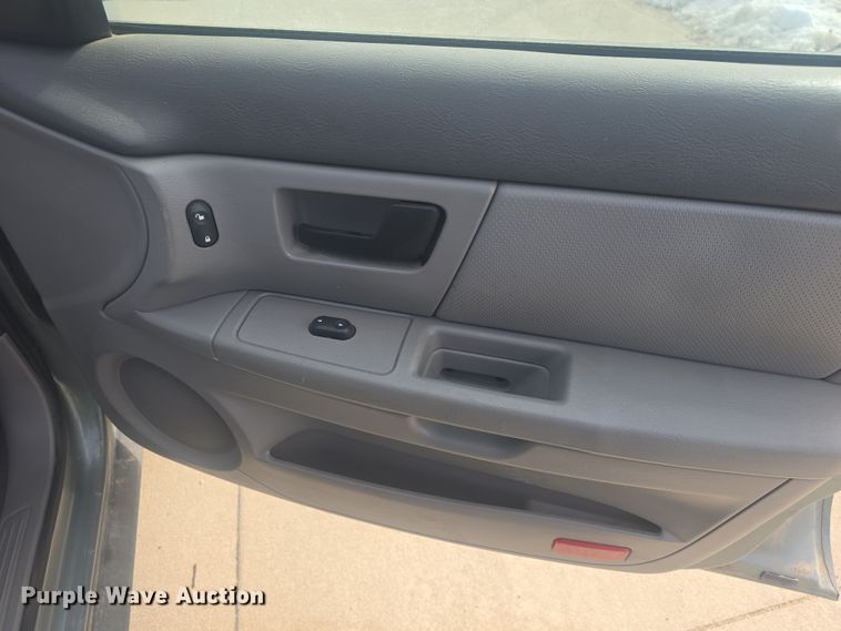 image for item DO7793 2005 Ford Taurus 