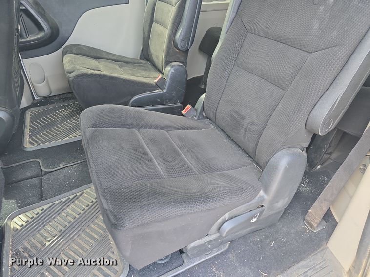 image for item DO7794 2014 Dodge Grand Caravan van