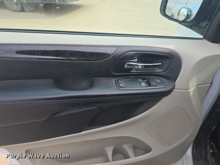 image for item DO7794 2014 Dodge Grand Caravan van