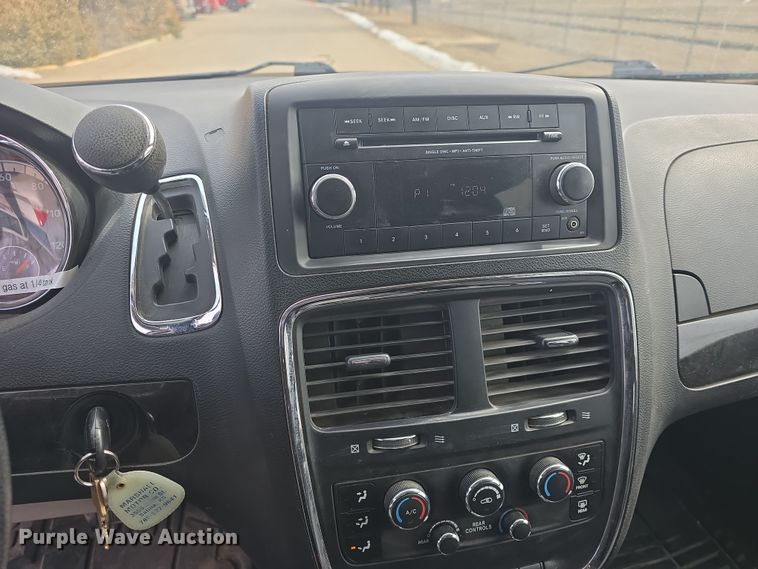 image for item DO7794 2014 Dodge Grand Caravan van