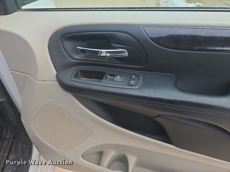 image for item DO7794 2014 Dodge Grand Caravan van