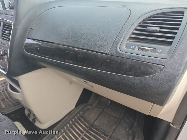 image for item DO7794 2014 Dodge Grand Caravan van