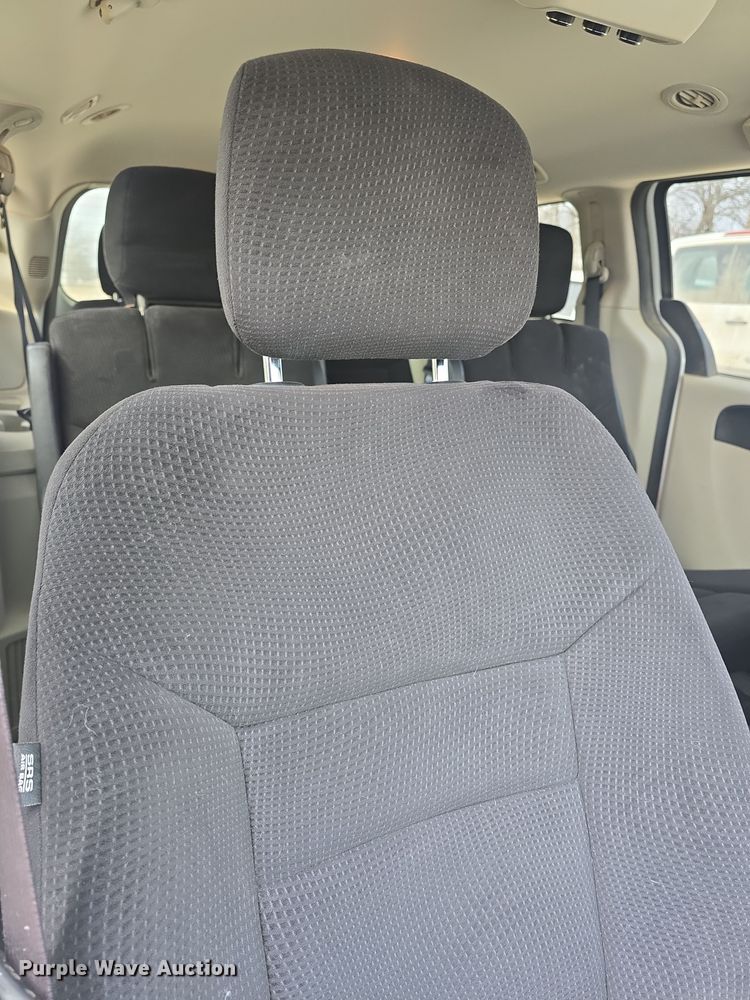 image for item DO7794 2014 Dodge Grand Caravan van