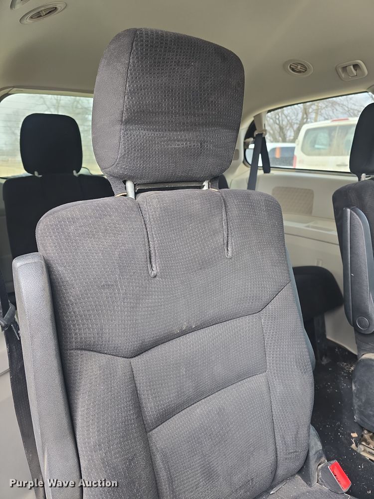 image for item DO7794 2014 Dodge Grand Caravan van