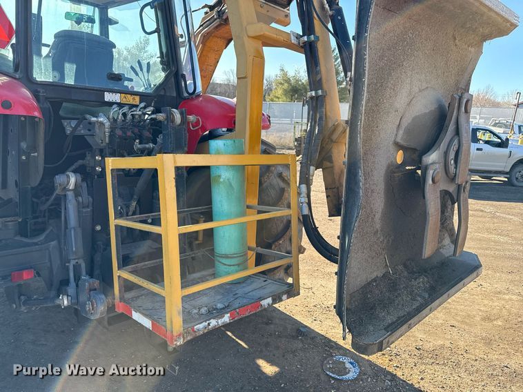 image for item DQ6655 Massey Ferguson 5460 MFWD tractor