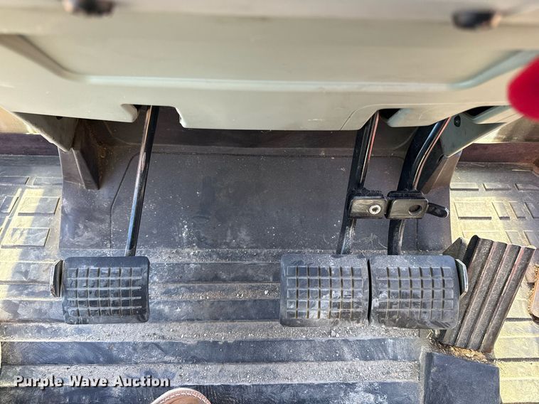 image for item DQ6655 Massey Ferguson 5460 MFWD tractor